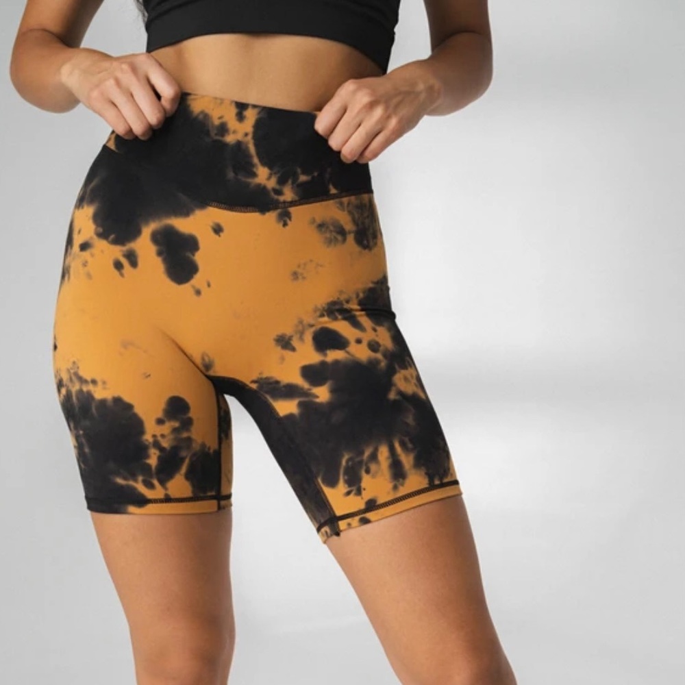 Balance Athletica:THE CLOUD RIDER SHORT DUST DEVIL